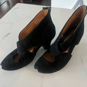 Elegant Black Women's Shoes